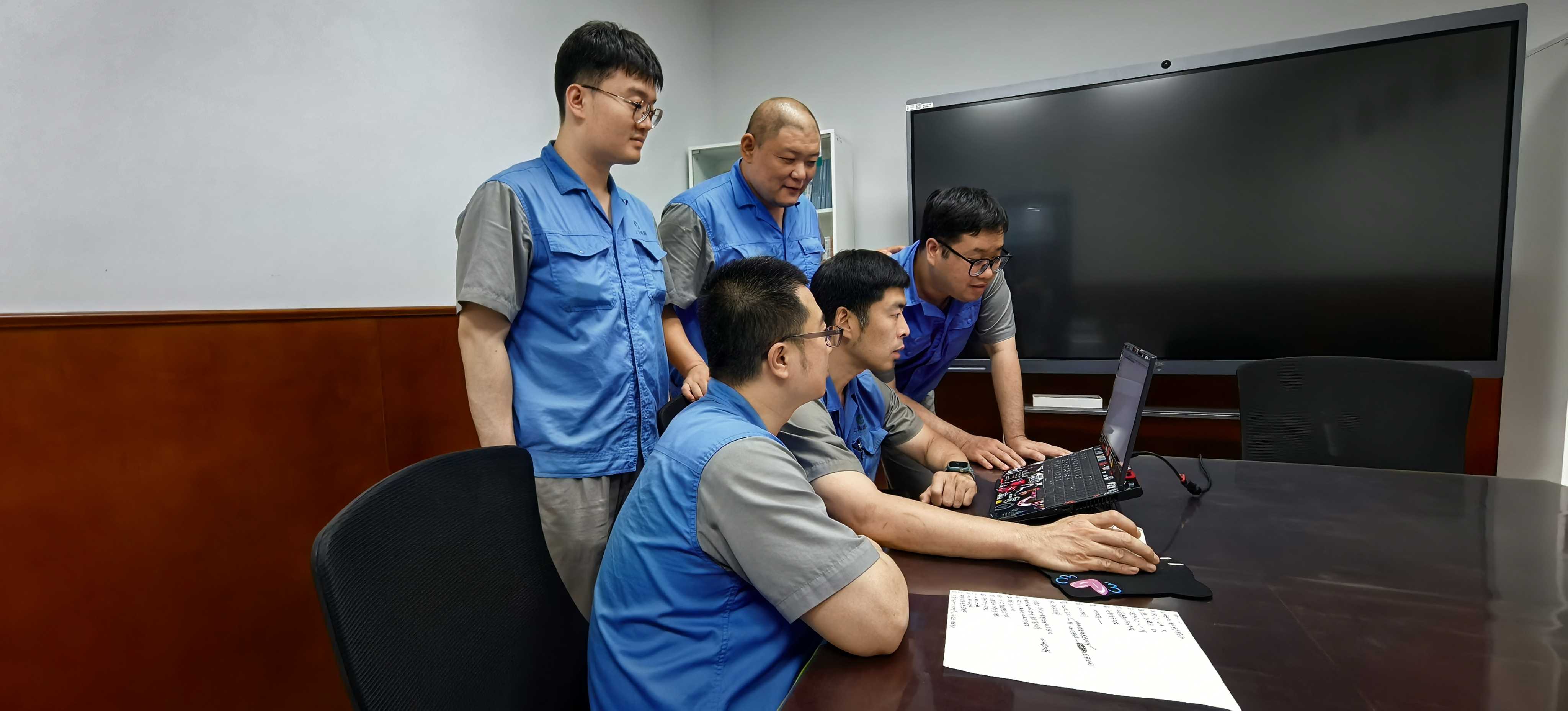 上海烟草集团天津卷烟厂制丝车间借助典型案例开展程序解读活动